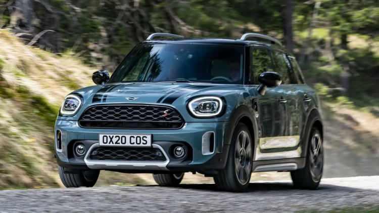 <p><strong>5. MINI – Toplam Ortalama Yüzde 97,0</strong></p>

<p><strong>Countryman</strong> crossover yüzde 96,4’lük bir puanla küçük SUV’larda nispeten iyi performans gösterirken, Yüzde 96,9’lık performans gösteren Mini hatchback altıncı en güvenilir küçük otomobil oldu. Geçen yıl 20. sırada olan Mini, mükemmel bir ilerleme kaydederek 6.sı olmayan listede Toyota ile birlikte 5.liği paylaşıyor.</p>
