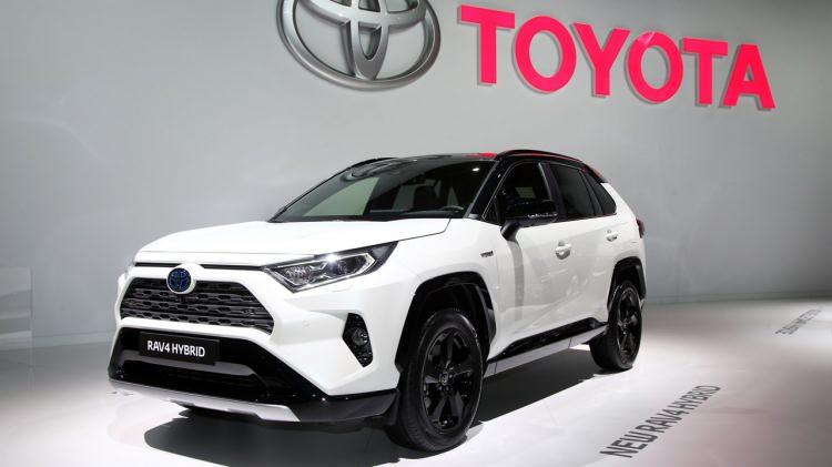 <p><strong>5. TOYOTA – Toplam Ortalama Yüzde 97,0</strong></p>

<p>Geçen yıl ilk üç sırada yer alan fakat bu yıl düşüş gösteren Toyota, uzun süreli şekilde güvenilir bir marka olmayı sürdürüyor. Üreticinin öne çıkan modelleri arasında yüzde 99,1 alan en güvenilir hibrit olan <strong>RAV4</strong> ve yüzde 96,1 alan C-HR bulunuyor.</p>
