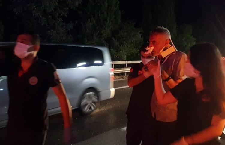 <p>Yaklaşık 15 kilometrelik araç kuyruğu oluştu<br />
Kazanın meydana geldiği İstanbul istikametinde trafik adeta durma noktasına geldi.</p>