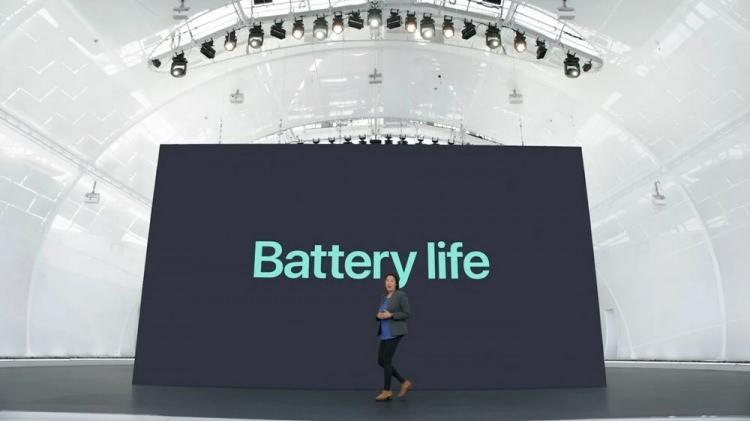 <p>iPhone 13 ailesinin bataryaları da gelişti. Hem iPhone 13 hem iPhone 13 Mini bir önceki nesle göre daha fazla batarya ömrüne sahip.</p>