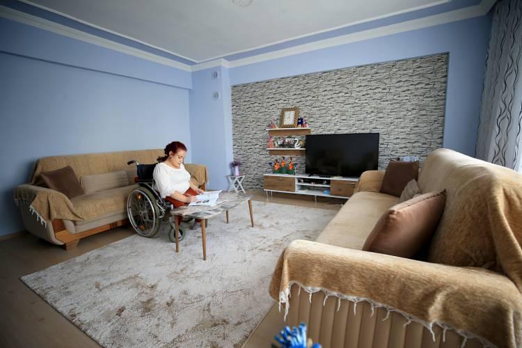 <p>Kırklareli'nde engeli nedeniyle eğitim hayatına geç başlayan kadının, aradaki farkı kapatmak için verdiği mücadele ve azmi takdir topluyor.</p>

<p> </p>
