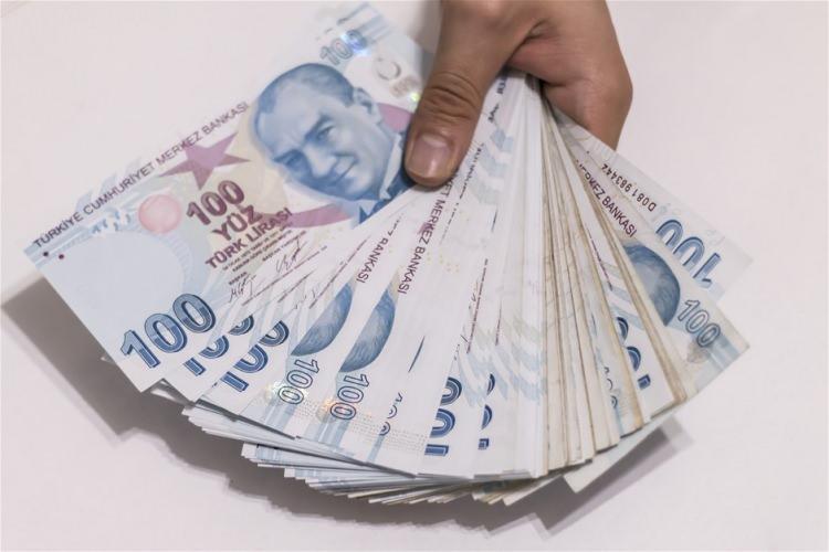 <p><strong>Emeklilik dilekçesi hangi tarihte verilmesi avantajlı olur?</strong></p>
<p>Dilekçe verirken bulunduğunuz yılın ekonomik göstergelerini dikkate alın. Büyüme, enflasyon emekli aylığında zam oranından yüksekse takip eden yılbaşında dilekçenizi verin. Düşükse yılsonunu beklemeden emeklilik başvurusunda bulunun.</p>