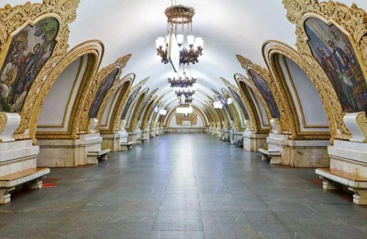 <p>4- Kievskaya İstasyonu, Moskova, Rusya</p>