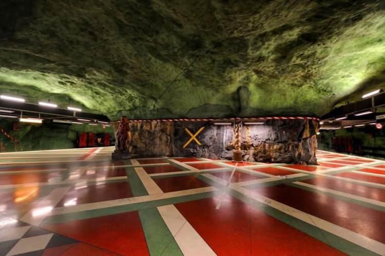 <p>5-Kungstradgarden Metro İstasyonu, Stockholm, İsveç</p>