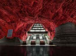 <div>7-Solna Metro İstasyonu, Stockholm, İsveç</div>

