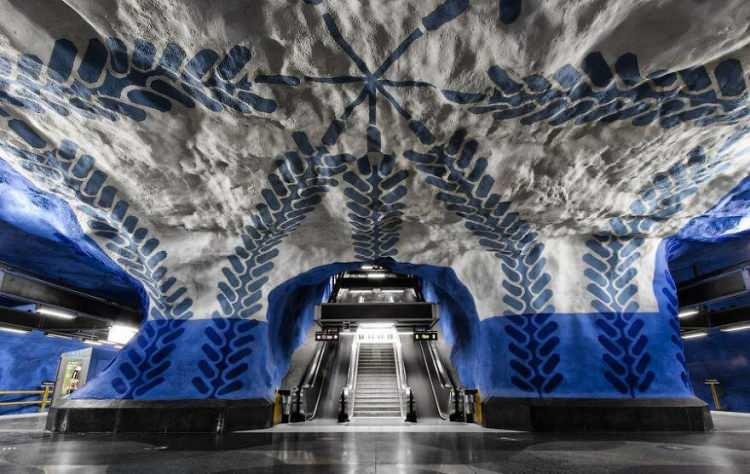 <div>9- Stockholm Metrosu, İsveç</div>

<div> </div>
