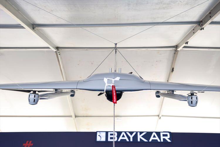<p>Bu hava aracının içerisinde kullanılan aviyonikler, elektronik sistemler ve yazılımlar, zaten kendini Mini İHA'da, Bayraktar TB2'de ve AKINCI'da kanıtlamış sistemler. Benzer sistemleri ve yazılım metodolojisini Baykar olarak bütün ekosistemdeki araçlara uyguluyoruz. </p>
