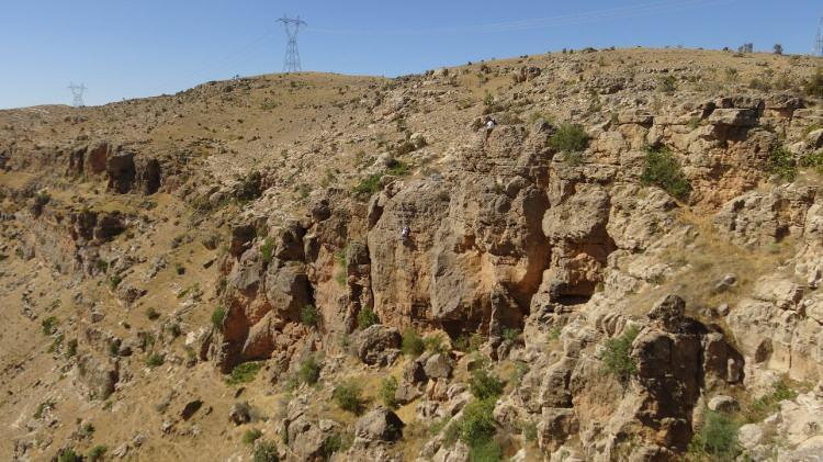 <p>Bu nedenle eğitim almamış birisinin bu tehlikeli yolculuğu yapmamasını öneriyoruz" dedi.</p>
