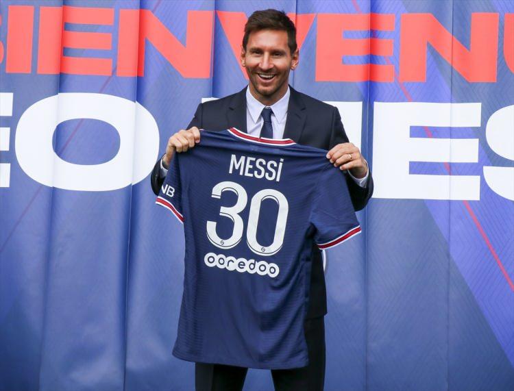 <p>Lionel Messi</p>

<p>PSG</p>

<p>110 milyon Dolar</p>
