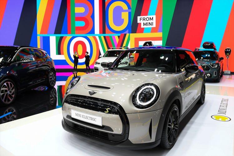 <p>Mini Cooper Electric</p>
