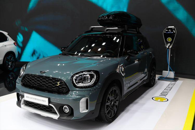 <p>Mini Cooper Electric</p>
