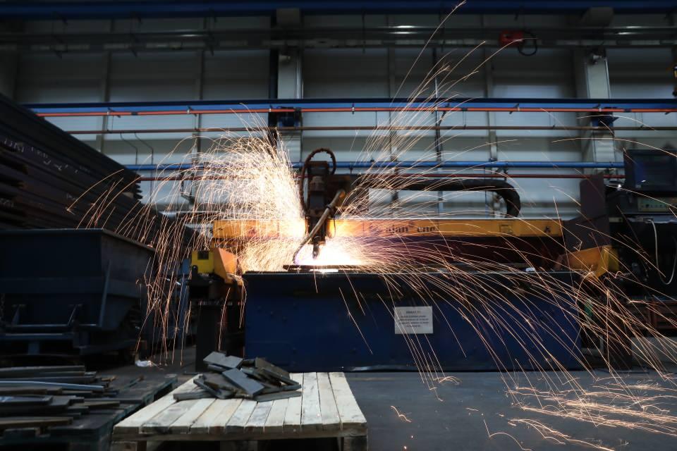 <p> Türk'ün kırıcı gücünü tüm dünyaya tanıtmaya devam ediyoruz. En çok gurur duyduğumuz şey ise dünyanın en büyük kırıcı fabrikası olmamızdır. </p>