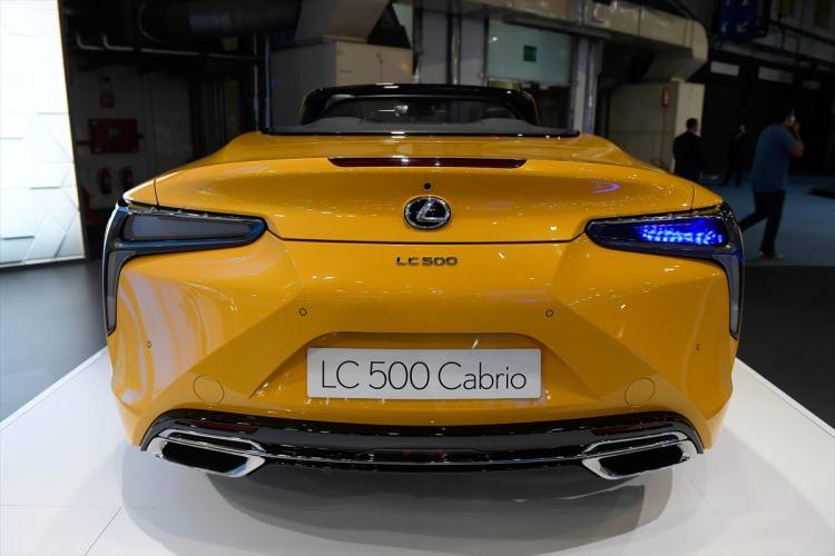 <p>Lexus LC500 Cabrio</p>