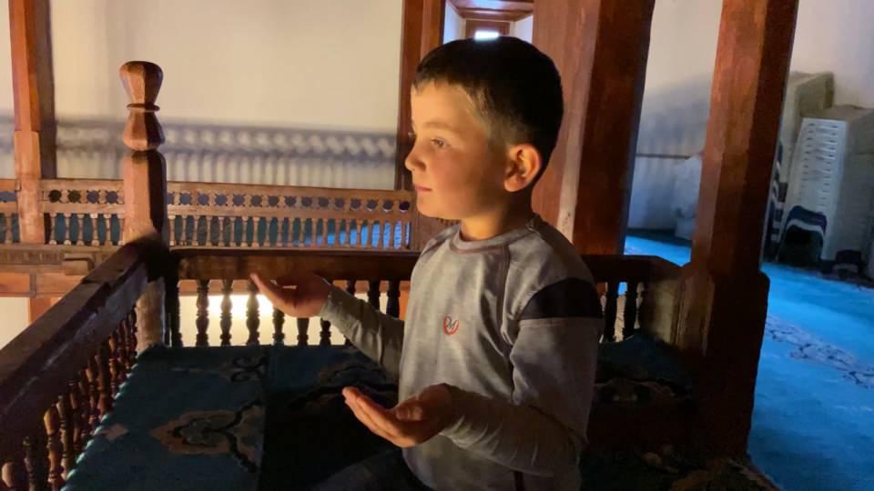<p>Köy sakinlerinden Şener Çökerdenoğlu ise, “Bu camiyi ecdadımız yaptırdı, bizler de sahip çıktığımız için çok mutluyuz. </p>
<p> </p>