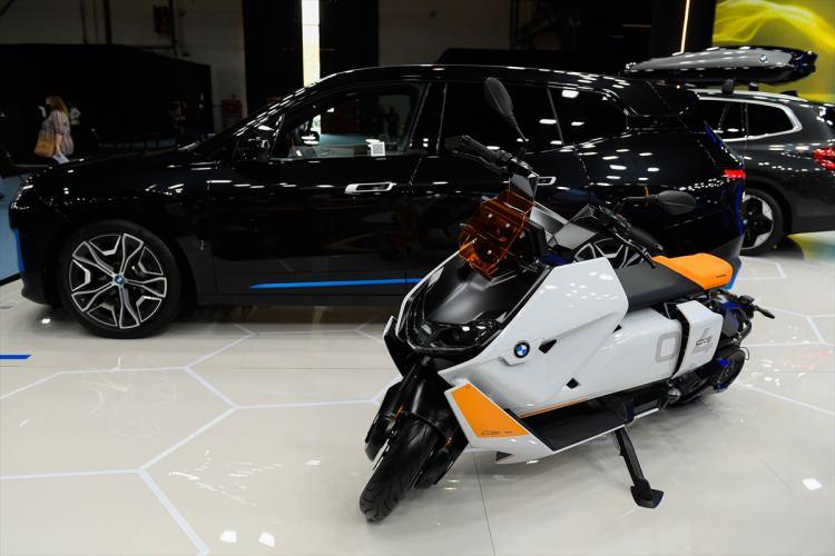 <p>BMW'nin bir motorsiklet modeli </p>
