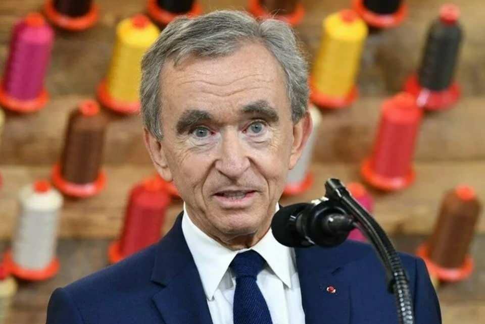 <p><strong>3-BERNARD ARNAULT: 174,2 MİLYAR DOLAR</strong><br />
<br />
Louis Vuitton Moët Hennessy</p>