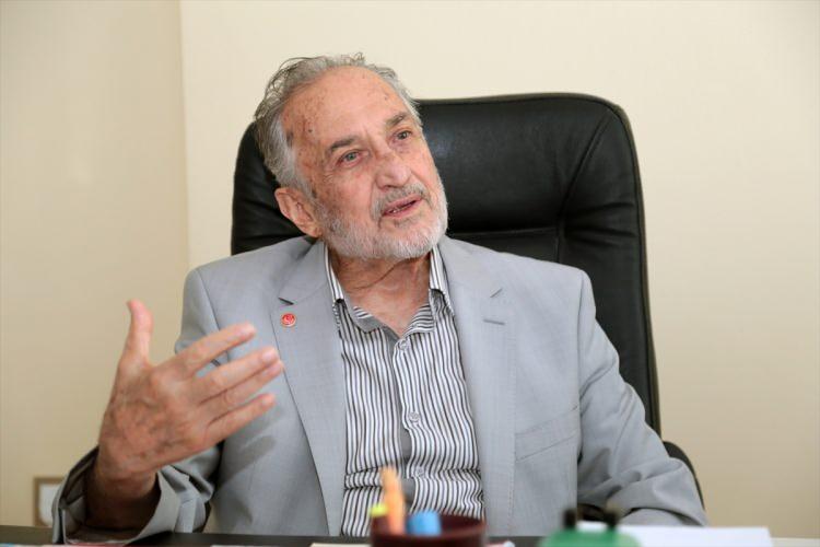 <p>Saadet Partisi Yüksek İstişare Kurulu (YİK) Başkanı Asiltürk, 17 eylül 2015'te Saadet Partisi Genel Merkezinde AK Parti ile seçim iş birliği görüşmeleri hakkında AA muhabirine değerlendirmede bulundu.</p>