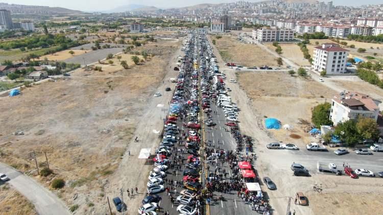 <p>Böylesi güzide bir topluluğu görmezden gelmemiz bizden beklenemezdi. Sizler istediniz bizler bu festivali yaptık ama bu daha başlangıç. </p>
