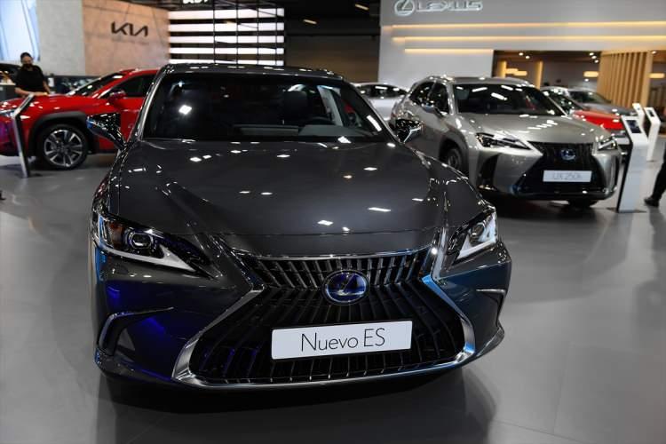 <p>Lexus Nuevo ES</p>

