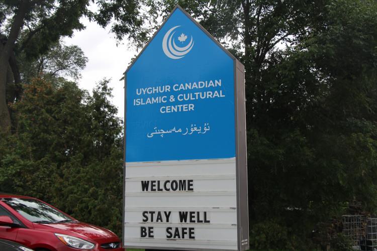 <p>Kanada’nın Toronto kenti ile çevresinde yaşayan Uygur Türkleri, satın aldıkları tarihi bir kiliseyi camiye çevirdi.</p>
