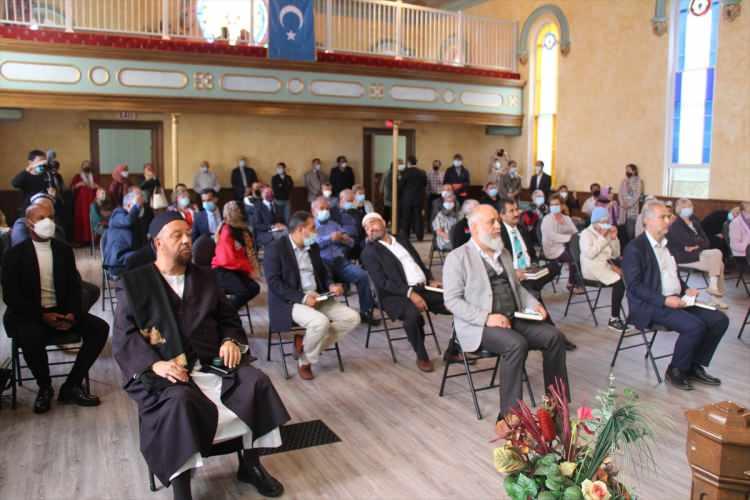 <p>Törende yapılan konuşmaların ardından misafirlere Uygur usulü yemekler ikram edildi. </p>
<p> </p>