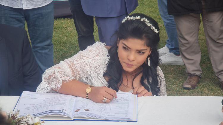 <p><span style="color:rgb(51, 51, 51)">Çiçeği burnunda 50 çiftin nikah işlemleri ve aile cüzdanları ise Başiskele Belediyesi Evlendirme Birimi tarafından ücretsiz olarak hazırlandı.</span></p>