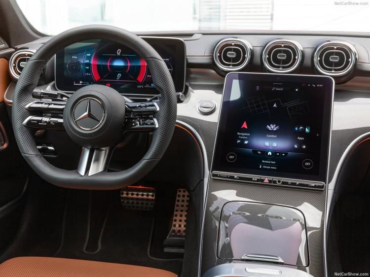 <p>Yeni 2021 C-Serisi Türkiye'de C 200 4Matic versiyonu ve Edition 1 AMG paketiyle tercih edilebiliyor.</p>