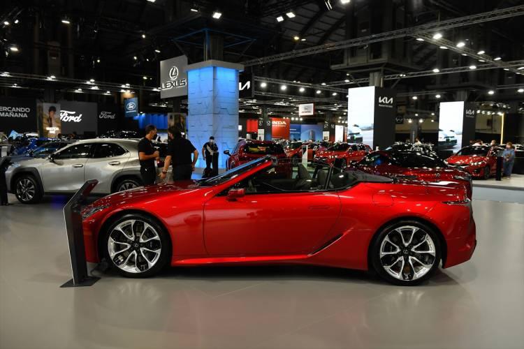 <p>Lexus LC Cabrio</p>
