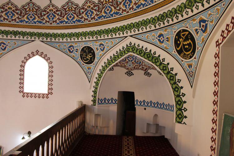 <p>Radanya Mahmut Ağa Camisi</p>

<p>Kuzey Makedonya'nın doğusundaki Pla&ccedil;kovitsa dağının eteklerinde yer alan Y&ouml;r&uuml;k k&ouml;y&uuml; Radanya'da bulunan Mahmut Ağa Camisi, 15. y&uuml;zyılda inşa edildi.</p>
