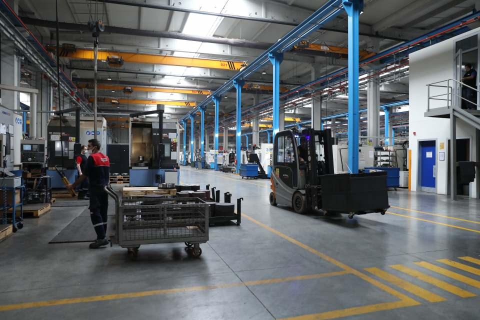 <div>Bu ürünler yol, tünel, köprü, maden ocağı, su altı kırıcı faaliyetleri ve su altı tünellerinin yapımında kullanılıyor." diye konuştu.</div>
<div> </div>