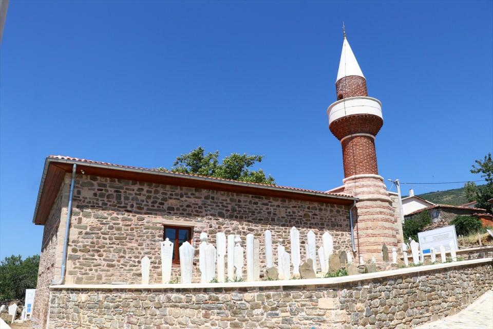 <p>Kentte yüzyıllar önce inşa edilen Rüstempaşa, Ayaspaşa, Mirliva Hüseyin Paşa, Güzelköy, Çelebi Sultan Mehmet ve Kurtdere camileri Osmanlı mimarisini yansıtıyor.</p>

<p> </p>
