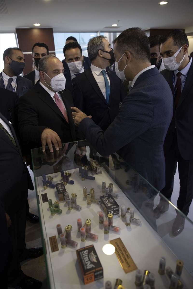 <p>Varank, Koç Bilgi ve Savunma Sistemleri, Milsoft gibi yazılım firmalarının yetkililerinden ürünleri hakkında bilgi aldı.</p>