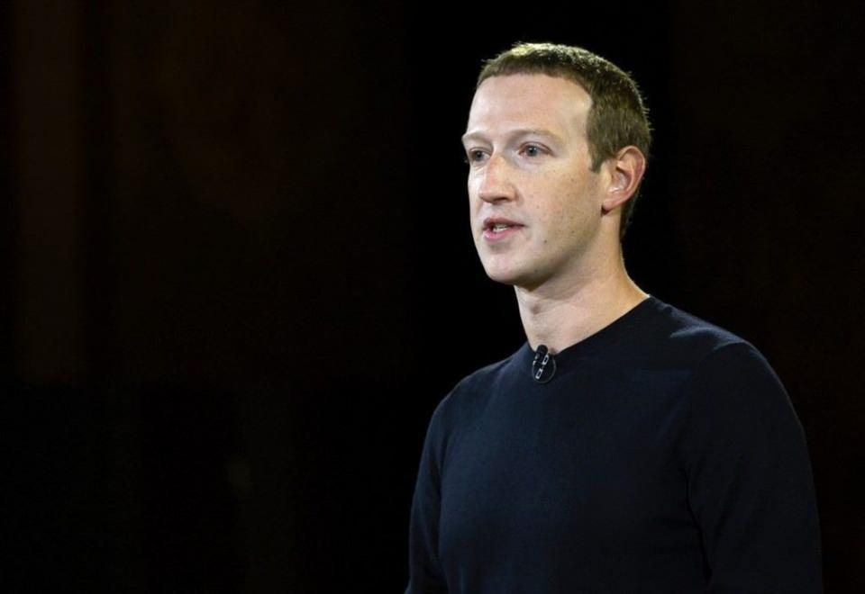 <p><strong>MARK ZUCKERBERG</strong><br />
<br />
Yaşı: 37</p>
<p>Net serveti: 134.5 milyar dolar</p>
<p>Servetinin kaynağı: Facebook</p>