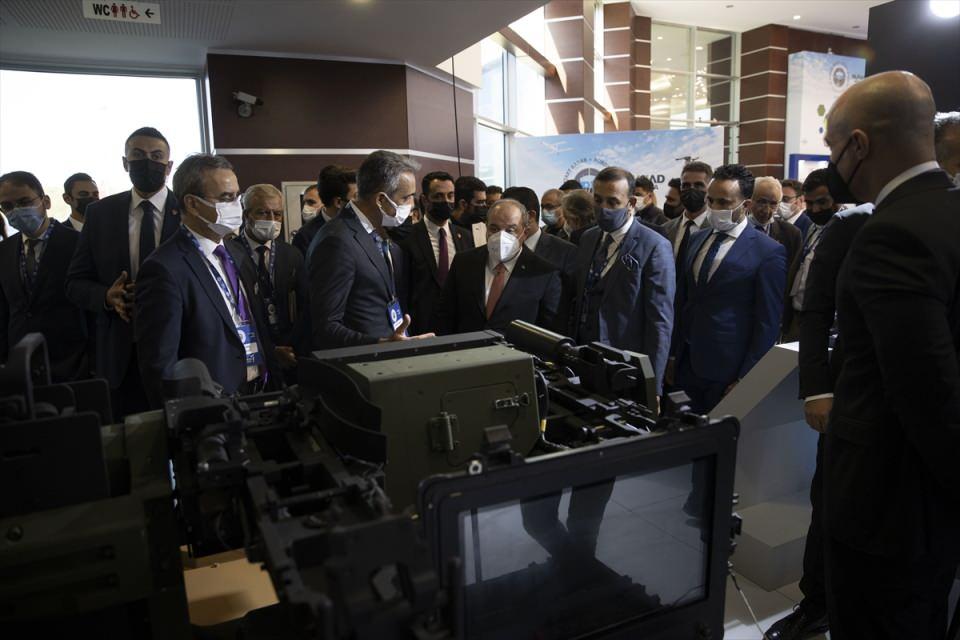 <p>Varank, tarım sektöründe kullanılacak yerli dronu geliştiren CRN Aerospace, Çengaver ve Çağatay insansız hava araçlarını geliştiren Uavera ve Coşkunöz Savunma ve Havacılık Şirketinin stantlarını da ziyaret etti, ürünleri inceledi.</p>