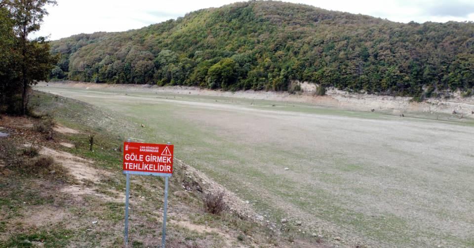 <p>İstanbul'un içme suyunu karşılayan 10 barajın ortalama doluluk oranı yüzde 50,51 olarak ölçüldü. Bu barajlardan Trakya'da bulunan Kazandere, Pabuçdere ve Istrancalar barajlarının doluluk oranı ise en düşük seviyeyi gördü.</p>
<p> </p>