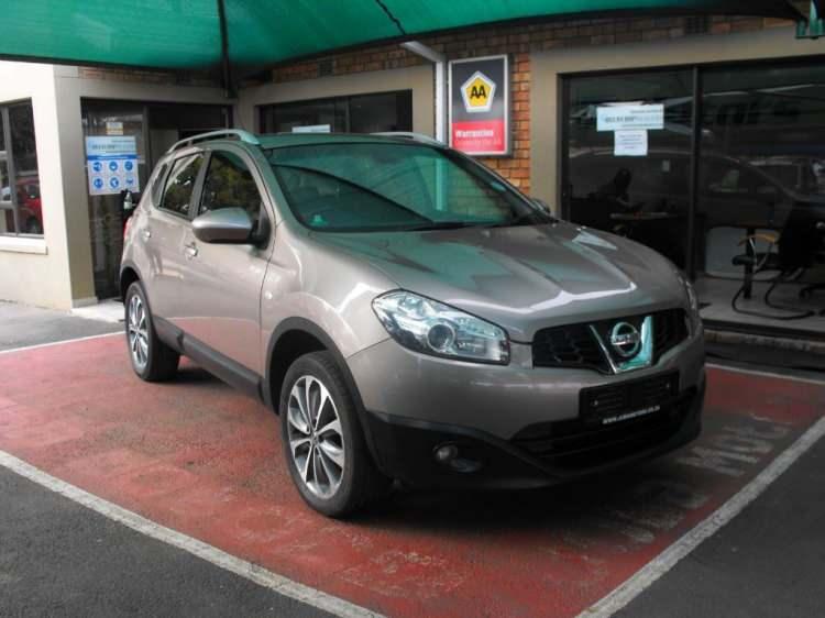 <p><strong>NİSSAN QASHQAİ 1.5 dCi Platinum</strong></p>

<p>2012 model</p>

<p>Dizel</p>

<p>Manuel</p>

<p>92.000 km'de</p>

<p><strong>182.000 TL</strong></p>
