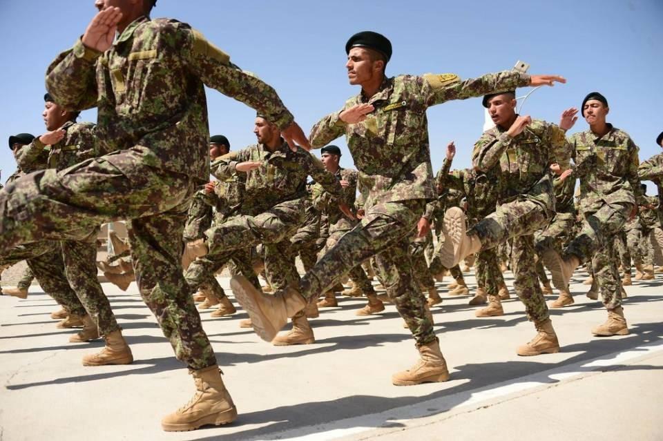 <p>Her biri 43-80 dolara mal olan toplam 1,3 milyon set sipariş edildi. Üniformalar sahada hiçbir zaman test edilmedi veya değerlendirilmedi ve Afganistan genelinde sadece yüzde 2.1`lik orman örtüsü var. Üniformalar 28 milyon dolara mal oldu.</p>
<p> </p>