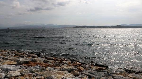 <p>1915 Çanakkale Köprüsü ile birlikte, fırtınalar artık boğazın geçilmesine engel olmayacak. 1915 Çanakkale Köprüsü, Asya ve Avrupa'yı binlerce yıl önce olduğu gibi tekrar birbirine bağlayacak. 2500 yıl önce aslında ilk köprü bir savaş amacıyla yapılmıştı, savaşın köprüsüydü</p>