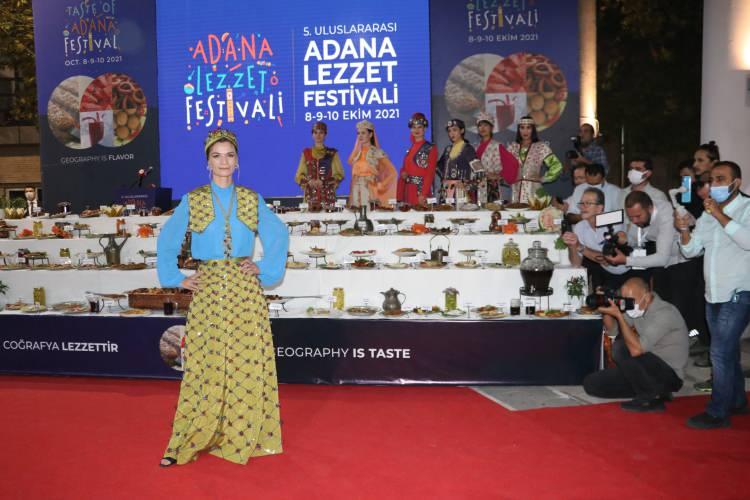 <p> Adana 450’nin üzerinde endemik bitkiye sahip bir kent. 3200 rakımdan deniz seviyesine kadar birçok endemik türün yetiştiği özel bir coğrafya. </p>
