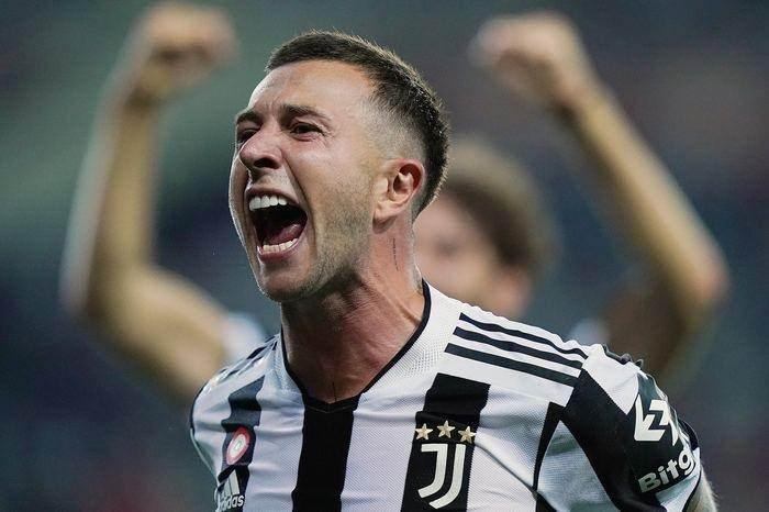 <p>Federico Bernardeschi (Juventus) 15 milyon Euro</p>

