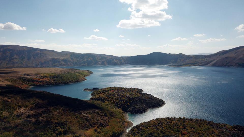 <p>Sürekli bölgede çöpleri topladığını, ağaçları koruduğunu belirten Selgi, "Ömrümün yarısından fazlası burada geçti. Benim evim gibi oldu. </p>