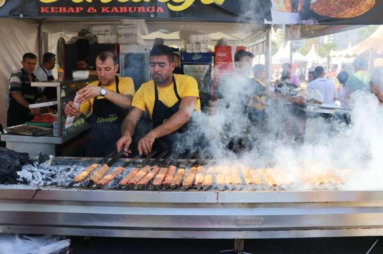 <p>Adana’da 3 gün süren Uluslararası Lezzet Festivali’nde 35 ton et tüketildi.</p>
