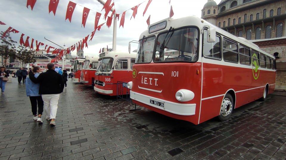 <p>En başta sergilenene yetiştim. 43 yaşındayım ve 1993 yılından beri İstanbul’dayım. İstanbul’un her tarafı nostalji zaten. Burada tramvay var o da nostalji. Burada sergilenenler aslında belli bir yaş grubundakileri ilgilendiren bir durum. </p>