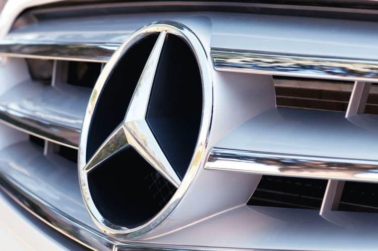 <p><strong>67- MERCEDES-BENZ: 25,84 MİLYAR DOLAR</strong></p>
<p>Otomotiv</p>