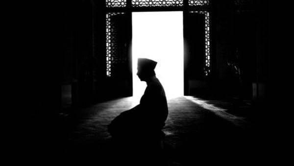 <p>Mevlid Gecesi ve gündüzünde fakir fukarayı, yetim ve kimsesizleri görüp gözetmek, ihtiyaç içerisinde kıvranan din kardeşlerimizin yardımlarına koşmak, </p>
<p> </p>