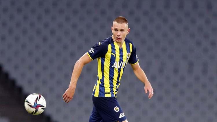 <p><br />
Attila Szalai - Fenerbahçe<br />
<br />
Piyasa değeri: 11.00 mil. €</p>
