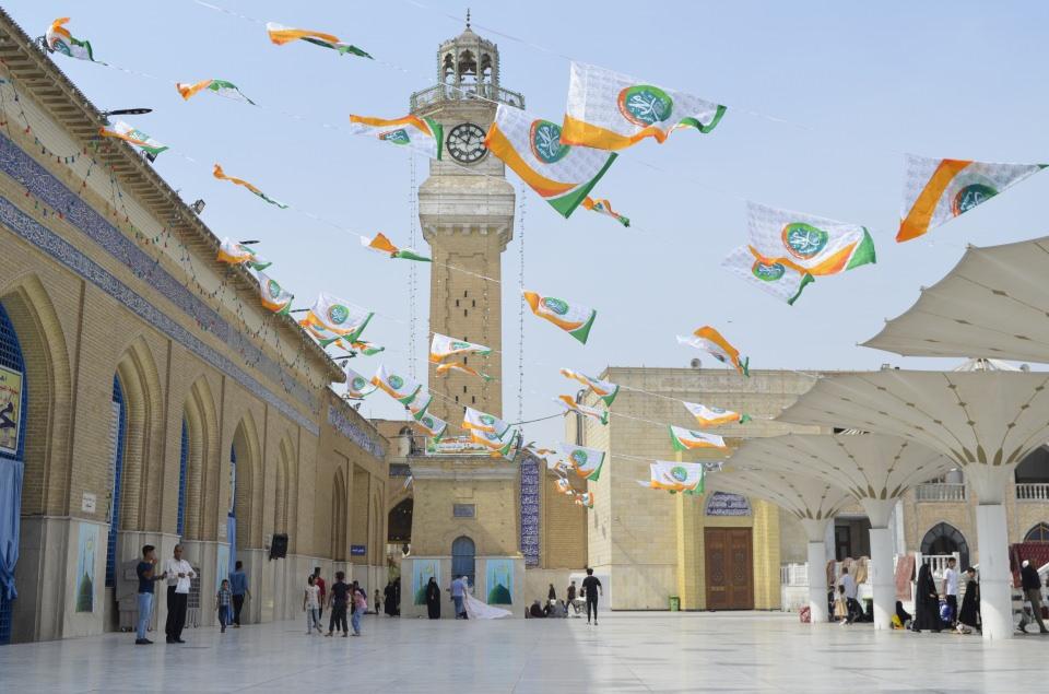 <p>Caminin bütün tezyinatı ve halıları Türkiye’den getirildi. Şu anda açılışa hazır ve inşallah en kısa zamanda da Abdulkadir Geylani Camii'ni hizmete açacağız” ifadelerini kullandı.</p>