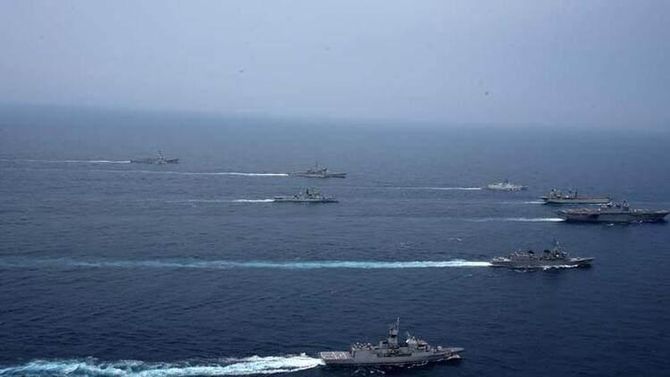 <p><strong>ÇİN'İN ARTAN FAALİYETLERİNE KARŞI ÖNLEM</strong></p>
<p>Hindistan, Japonya, ABD ve Avustralya'dan gelen deniz kuvvetleri, Malabar 2021'in ikinci aşamasına başladı. ABD Donanması tarafından ev sahipliği yapılan ve Bengal Körfezi'nde yürütülen Malabar 2021, iki aşamada gerçekleştiriliyor.</p>