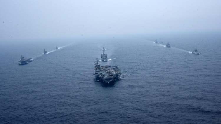 <p>MSDF'ye göre tatbikata ABD donanmasına ait nükleer güçle çalışan uçak gemisi Carl Vinson, bir Avustralya fırkateyni, bir Hindistan destroyeri ve iki Japon gemisi katılıyor.</p>
