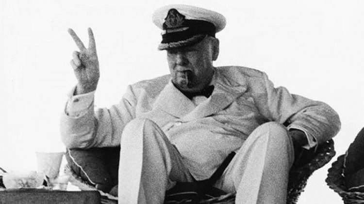 <p>Dönemin İngiliz devlet adamı: Winston Churchill...</p>